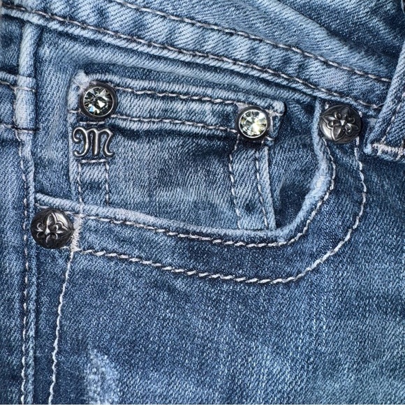 Miss Me Women’s Jeans SZ 28 Boot Fading Dark Wash Distressed Rhinestones Waist - Picture 4 of 7